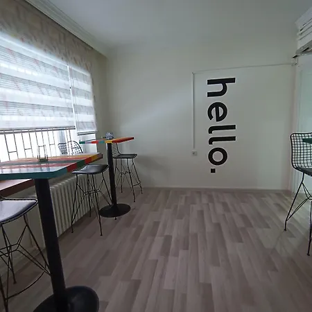 بيت شباب Deeps 2 *