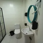 Хостел Deeps 2 *