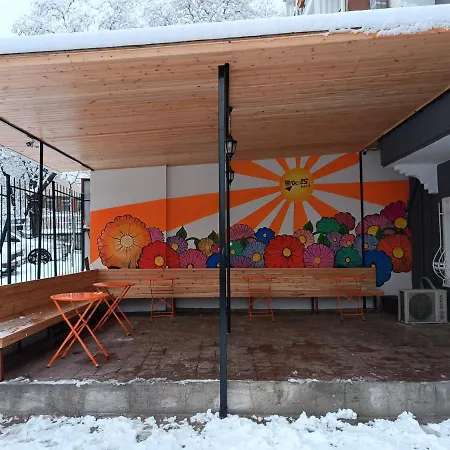 אכסניה Deeps 2 *