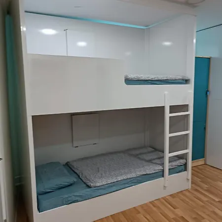 Deeps 2 Hostel *