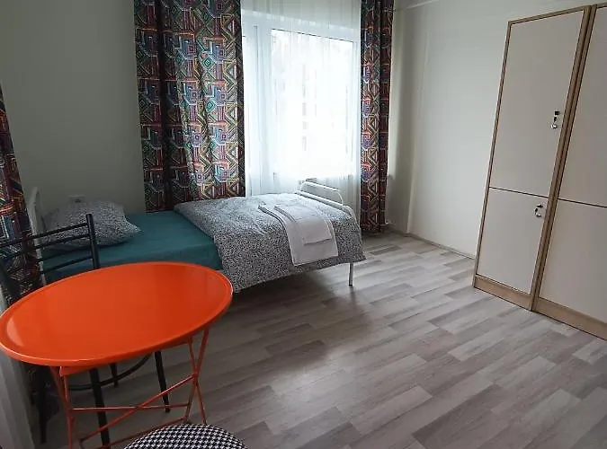 Deeps 2 אכסניה