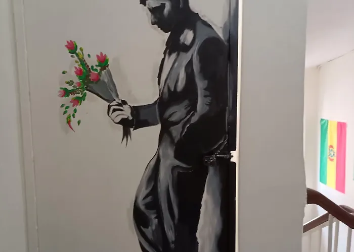 Deeps 2 אכסניה *